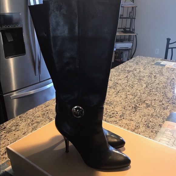 Classy Michael Kors Tall Leather Boots - Picture 2 of 9